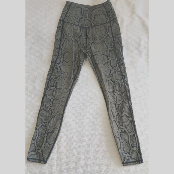 Varley, let's Go Super High Legging‎ in Olive Snake XS - Picture 2 of 7